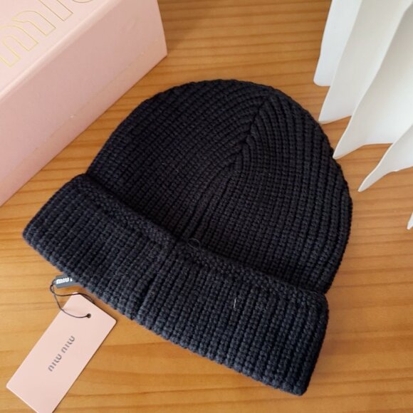Miu Miu Knit Logo Slouchy Beanie - Picture 6 of 6